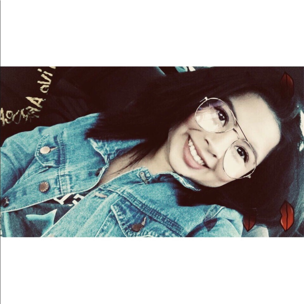 Meet your Posher, Vanessa